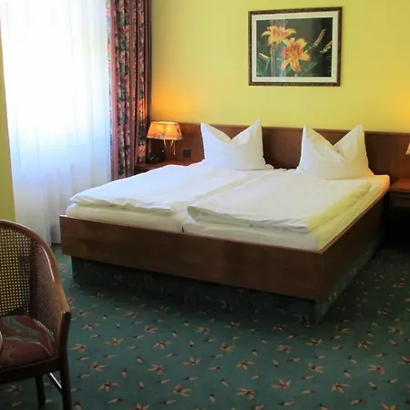 Brandiser Parkhotel Брандис
